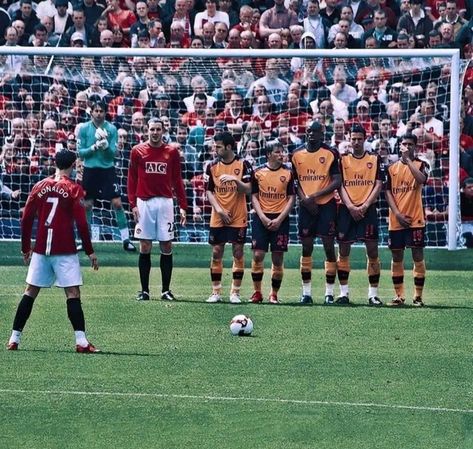 Cristiano Ronaldo Free Kick, Cristiano Ronaldo Images, Mufc Manchester United, Ronaldo Images, Ronaldo Haircut, Ronaldo Free Kick, Cristiano Ronaldo Goals, Cristiano Ronaldo Style, Cristiano Ronaldo Video