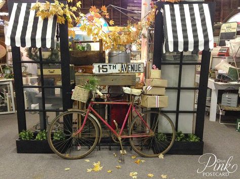 Black And White Market Booth, Boutique Valentines Display, Valentine Booth Display Ideas, Bicycle Display, Vintage Market Booth, Vintage Store Displays, Antique Booth Displays, Vintage Booth, Antique Booth Ideas