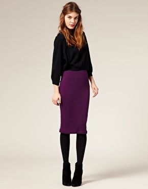 Booties & pencil skirt Mariko Shinobu, Winter Work Outfit, Purple Office, Purple Pencil Skirt, Skirt Winter, Pencil Skirt Outfits, Outfit Styles, Office Skirt, Winter Work