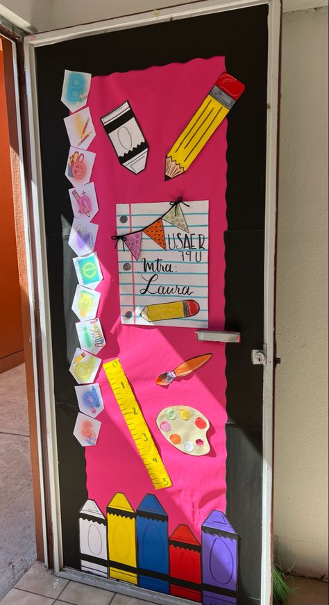 Preschool Door, Kindergarten Anchor Charts, School Door Decorations, Kindergarten Classroom Decor, School Doors, Preschool Class, High School Classroom, Door Decorations Classroom, Teacher Education