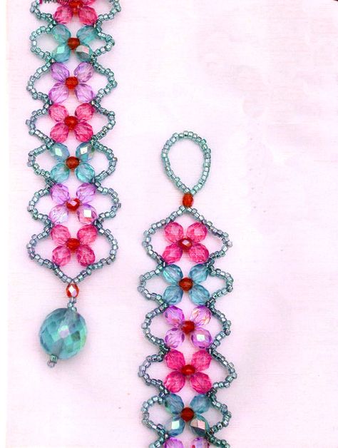 Ivrea Bracelet - Beaded Bracelet - Free Pattern from Beads Magic    Adore the color shema and think a wide variety of beads could be used for the "petals" of the flowers  #experimenttime Beads Magic, Art Perle, Bracelets Patterns, Jewerly Beads, Beaded Bracelets Tutorial, Beading Jewelery, Beaded Jewelry Tutorials, Beading Projects, Bracelet Tutorial