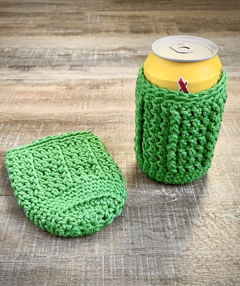 Coozie Crochet Pattern Free, Beer Coozie Crochet, Crochet Beer Cozy Free Pattern, Beer Cozy Crochet Pattern, Can Cozy Crochet Pattern Free, Crochet Can Cozy Free Pattern, Crochet Koozies, Crochet Can Cozy, Beer Cozies