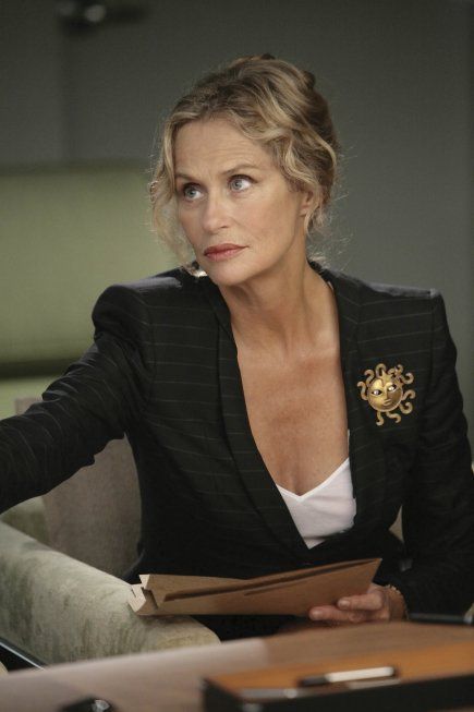 Lauren Hutton Style, Chic Over 50, Lauren Hutton, Super Model, Advanced Style, Fashion Icon, Style Mistakes, Office Outfits, Inspirational Women