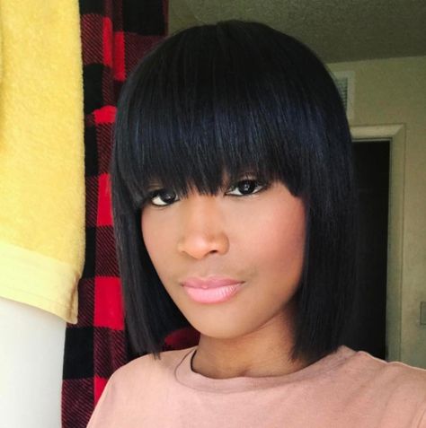 5 Ways to Slay a Bob https://voiceofhair.com/5-ways-to-wear-a-bob/ African American Hairstyles With Bangs, Hairstyles For Thinning Edges, African American Bobs Hairstyles, Bang Bob, 5 Hairstyles, Voice Of Hair, Hair Edges, Hair Stules, Thinning Edges