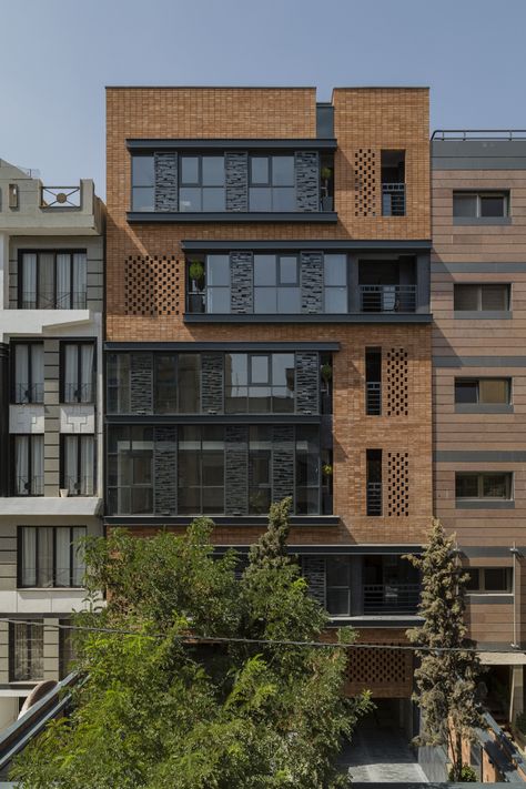 Niloofar Apartment / Alidoost and Partners Apartment Building Exterior, Apartments Exterior, Apartment Exterior, Facade Architecture Design, Brick Architecture, Architecture Building Design, Apartment Architecture, Brick Facade, Building Facade