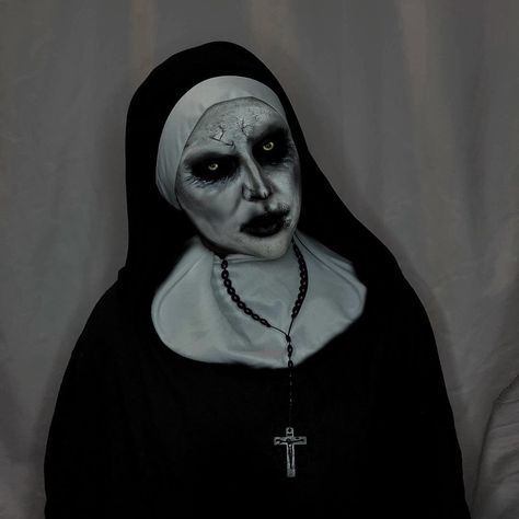 Conjuring 2, Spfx Makeup, Scary Photos, The Nun, Mehron Makeup, Instagram V, Face Painting Halloween, Monster Mash, Halloween 2024