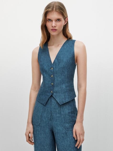 Massimo Dutti 2022, Smart Casual Women, Linen Vest, Draping Fashion, Outer Women, Love Jeans, Linnet, Vest Fashion, Fashion Updates