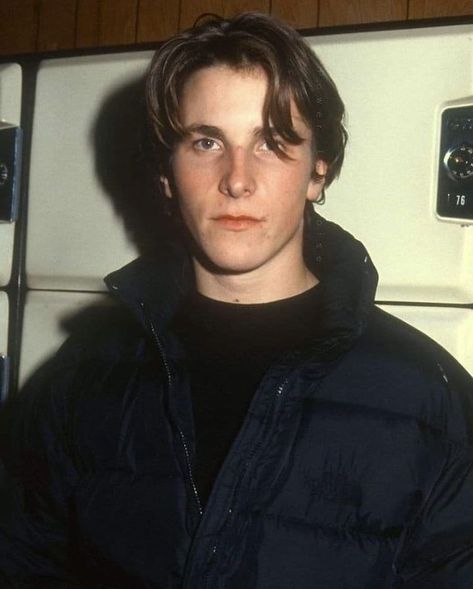 GOLDIES (@golldies) • Instagram photos and videos Young Christian Bale, Daniel Desario, Chris Bale, Chloë Sevigny, Райан Гослинг, Cinema Art, Damon Albarn, I Love Cinema, Newsies