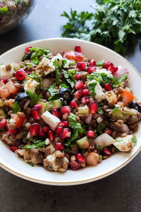 Lebanese Lentil Salad, Lentil Recipes Salad, Easy Lentil Recipes, Mediterranean Lentil Salad, Lentil Recipes Easy, Hearty Salad Recipes, Lentil Salad Recipes, Vegetarian Salad, Gluten Free Salads