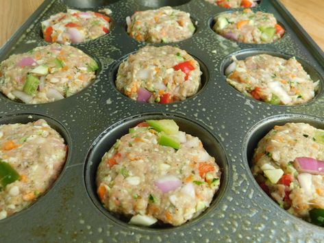 Turkey meatloaf muffins - Drizzle Me Skinny! Muffin Tin Turkey Meatloaf, Recipes With Turkey Burger Meat, Ground Turkey Muffin Tin Recipes, Ground Turkey Muffins, Turkey Burger Meatballs, Shoes For Skirts, Healthy Meatloaf Muffins, Ground Turkey Patties, Meat Muffins