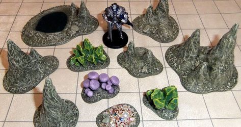 Dungeons And Dragons Diy, Dnd Diy, Dnd Crafts, Scatter Terrain, Warhammer Terrain, Warhammer Figures, Game Terrain, Dnd Miniatures, Halloween Village