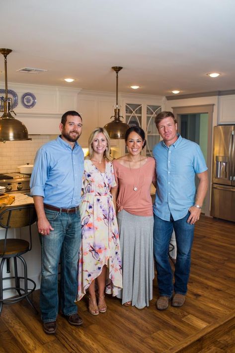 Fixer Upper: A Big Fix for a House in the Woods | Fixer Upper: Welcome Home With Chip and Joanna Gaines | HGTV Fixer Upper Tv Show, Magnolia Farms Fixer Upper, Jo Gaines, Joanne Gaines, Gaines Fixer Upper, Fixer Upper Joanna, Magnolia Fixer Upper, Fixer Upper Joanna Gaines, Chip Gaines