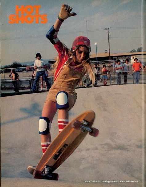 Most of the shots are of Laura Thornhill but i'm loving these knee pads and helmets almost as much of action shots and the girls. 70s Skater, Althea Gibson, Skater Wear, 80s Skater, Skater Chick, Style Skate, Old School Skateboards, Skate Photos, Skate And Destroy