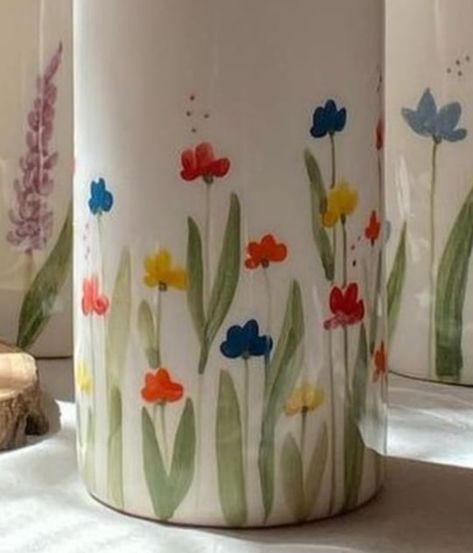 Ceramic Vase Painting Ideas Simple, Color Me Mine Vase, Pottery Painting Vase Ideas, Vase Pottery Painting Ideas, Pottery Vase Painting Ideas, Pottery Painting Vase, Ceramic Vase Painting Ideas, Painting Pottery Plates, Cat Pot