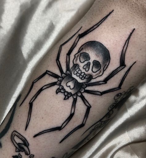 Old School Spider Tattoo, Spider Skull Tattoo, Skull Spider Tattoo, Caveira Tattoo, Trad Tattoos, Skull Spider, Belly Tattoo, Tattoo Old School, Scorpion Tattoo