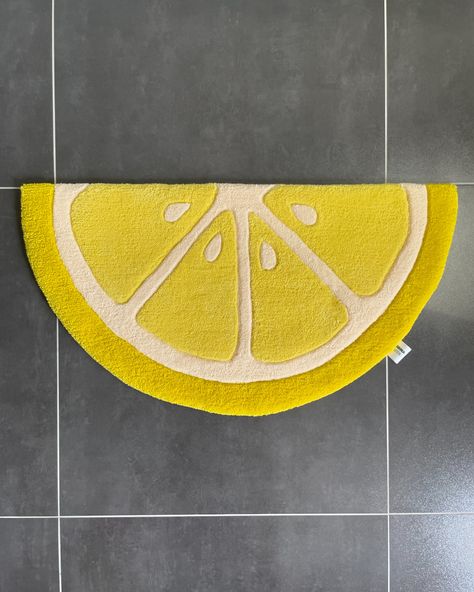 If summer then yellow, if yellow then lemon! 🍋🍋‍🟩 . . . . . #rugmaking #tufting #tuftingart #tuftedrug #tufttheworld #customrug #woolrugs #rugdesign #textiledesign #interiordesign #homedecor #woolyarn #woolrugs #yellowyarn #yellowrug #lemonrug #lemonslice Rug Wall Art, Rug Tufted, Rug Studio, Rug Wall, Art Living Room, Rug Art, Yellow Rug, Fresh Design, Unique Wall Art