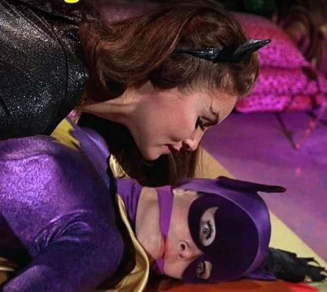 Batgirl Pictures, Batgirl And Robin, Batgirl Cosplay, Batman Tv Show, Yvonne Craig, Batman 1966, Julie Newmar, Batman Tv Series, Noir Movie