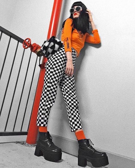 Fashion Guys, Video Makeup, Goth Outfit, Checkered Pants, Boating Outfit, 90's Fashion, Hipster Outfits, Outfit Trends, Moda Vintage