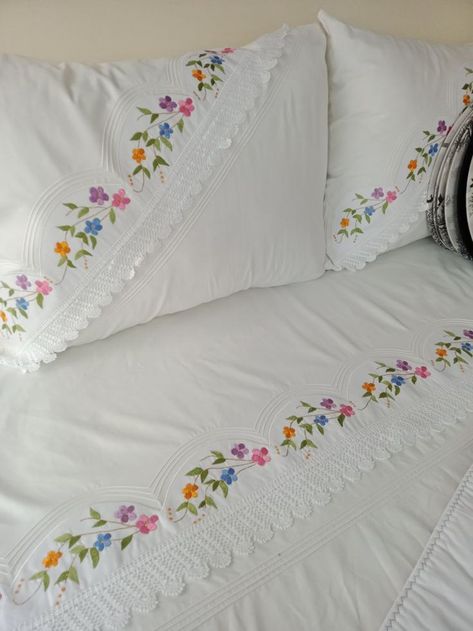 Bed Sheet Embroidery Design, Baby Sleeping Blanket, Handmade Bed Sheets, Bed Sheet Painting Design, Bed Cover Design, Designer Bed Sheets, Embroidered Duvet Cover, Clothes Embroidery Diy, Wooden Bed Design