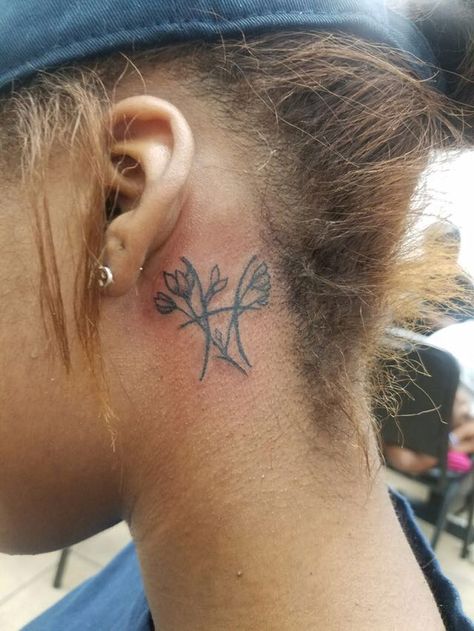 Pisces Tattoo Behind The Ear, Zodiac Tattoos Pisces, Tattoo Behind The Ear, Pisces Constellation Tattoo, Virgo Tattoo Designs, Virgo Constellation Tattoo, Pisces Tattoo, Virgo Constellation, Aquarius Tattoo