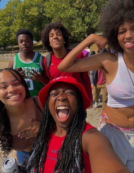 black friend group, aesthetic black friends, diverse friend group, black women, black men, hangout ideas, black friendship goals, black friend group aesthetic, photoshoot Black Friend Groups Aesthetic, Black Friendships Aesthetic, Group Of Friends Aesthetic Black, Hanging Out With Friends Black People, Diverse Group Of Friends, Black Queer Friend Group, Friendship Black Women, Male And Female Friend Group, Black Women Friend Group