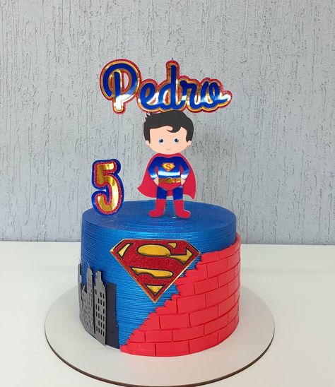 Superman Birthday Party Cake, Bolo Do Superman, Superman Birthday Party, Superman Cakes, Superman Birthday, Cakes For Men, Birthday Party Cake, Cakes For Boys, Cream Cake