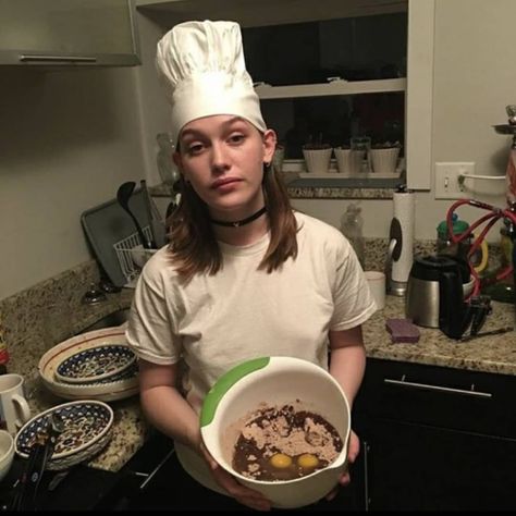 Amelia Eve & Victoria Pedretti on Instagram: “she's just a chef #victoriapedretti” You Netflix Series, Joe Goldberg And Love Quinn, Love Quinn, Joe Goldberg, Victoria Pedretti, How To Have Style, Penn Badgley, All I Ever Wanted, Fav Celebs