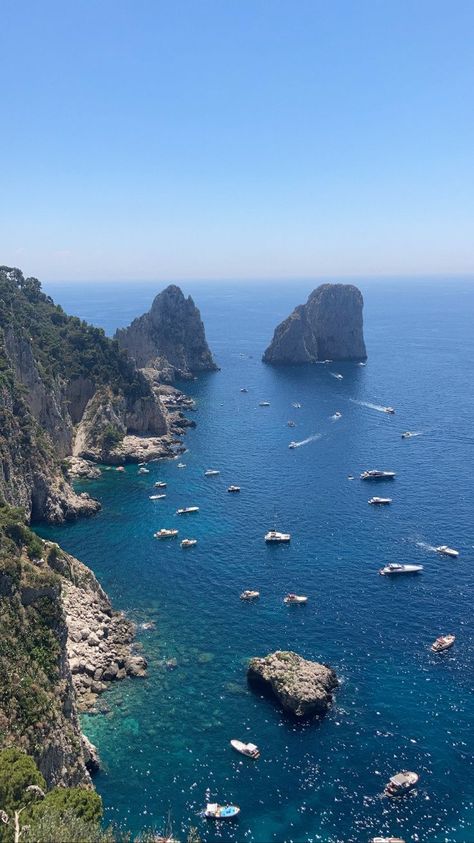 Amalfi Aesthetic, Rocks Aesthetic, South Of France Travel, Capri Travel, Travel Aesthetic Beach, Amalfi Beach, Italy Coast, Italian Beach, Summer In Italy