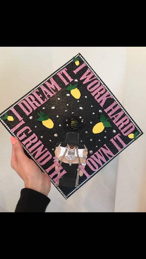 Beyoncé Graduation Cap #queenb #beyonce #graduation #gradcap #formation #behive #graduationcap Beyonce Graduation Cap Ideas, Beyonce Graduation Cap, Cap Decoration Graduation High School, Beyonce Memes, Beyonce Lyrics, Graduation Cap Decoration Diy, Senior Szn, High School Graduation Cap, College Graduation Cap Decoration