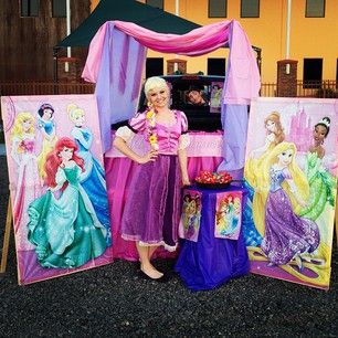 Disney princesses. | 36 Trunk-Or-Treat Themes That Really Nailed It Trunk Or Treat Princess Theme, Disney Princess Trunk Or Treat, Princess Trunk Or Treat, Halloween Car Decorations, Trunker Treat Ideas, Epic Halloween Costumes, Princess Car, Daycare Decor, Princess Carriage