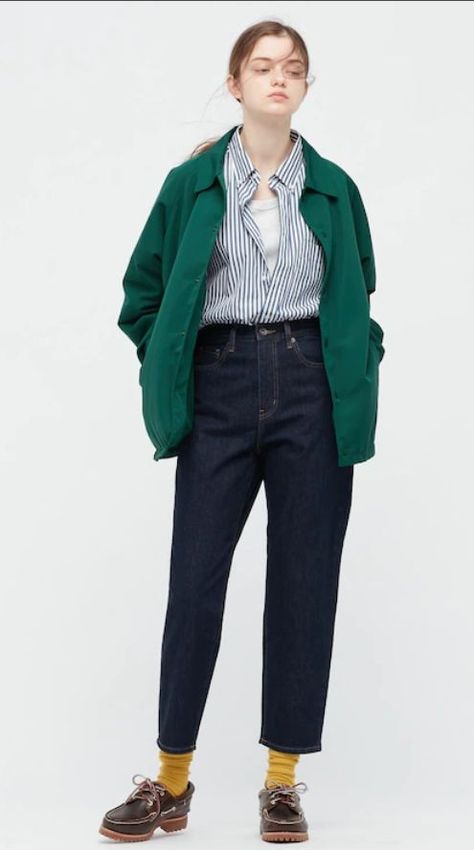 Coach Jacket Woman, Uniqlo Women Outfit, Uniqlo Outfit, Uniqlo Style, Normcore Fashion, Winter Jacket Outfits, Uniqlo Jackets, Uniqlo U, Jacket Outfit Women