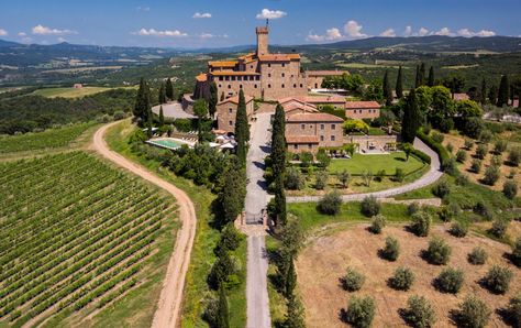 Best Wineries in Tuscany, Hotels & Vineyard Resorts 2023 Tuscany Wineries, Hotels In Tuscany, Country Vacation, Tuscany Wine, Tuscany Travel, Estate Garden, Wine Country California, Wine Travel, Wine Tour