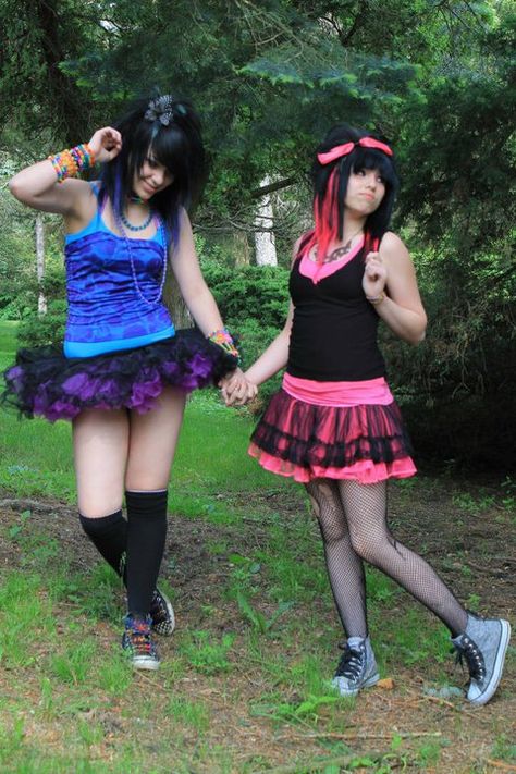 Scene Emo Aesthetic, Scene Friends, Emo Scene Girls, 2000s Scene, Estilo Emo, Scene Core, Alt Clothes, Scene Queens, Scene Outfits