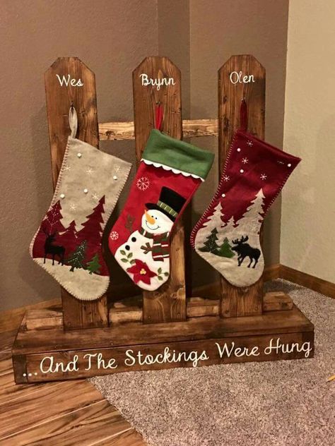 Wooden stocking hanger                                                                                                                                                                                 More Wooden Christmas Crafts, Stocking Holder, Christmas Stocking Holders, Christmas Wood Crafts, Christmas Fireplace, Christmas Wood, Holiday Diy, Country Christmas, Christmas Deco