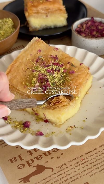 » Chicken Skewers in the Oven Cheese Fatayer, Sweet Dishes Recipes, Turkish Food, Custard Pie, Healthy Homemade Recipes, حلويات صحية, Chicken Skewers, Sweet Snacks Recipes, Food Recepie