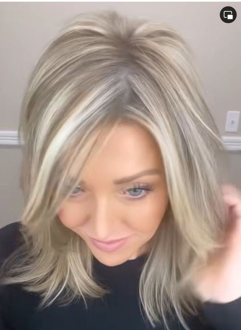 Highlights Over 50, Blonde Hair With Grey Highlights, Blonde Dimensional Hair, Gray Blending, Blonde Hair Goals, Gray Hairstyles, Hair Foils, Grey Blonde Hair, Grey Hair Transformation