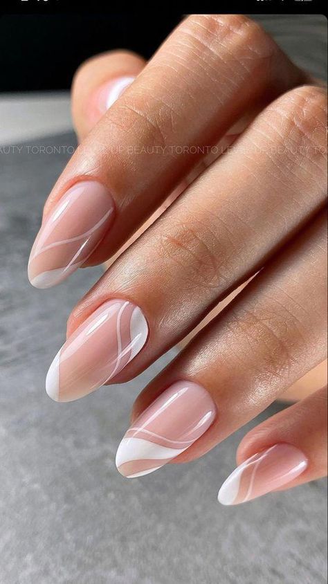 Kutek Disney, Unghie Sfumate, Subtle Nails, Nagel Tips, Minimal Nails, Almond Acrylic Nails, Soft Nails, Oval Nails, Neutral Nails