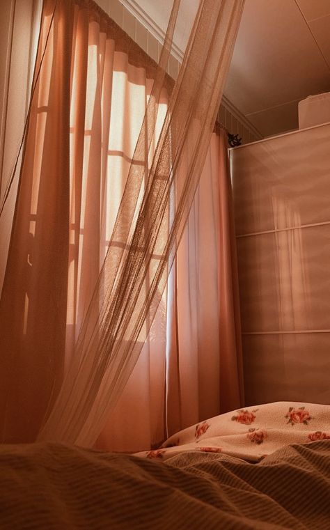 Pink Sheer Curtains, Whimsical Bedroom, Pink Curtains, Vintage Curtains, High Fashion Outfits, Room Goals, Book Shelves, Pretty Room, Pink Room