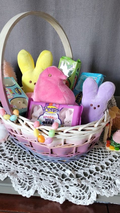 Cute Easter Food, Food Ideas Cute, Easter Food Ideas, Valentine Craft Ideas, Food Easter, 20 Percent Off, Salvaged Furniture, Painted Baskets, Marshmallow Peeps