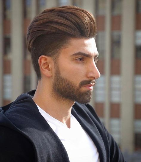 Get this Hairstyle - Undercut with a High Volume Backcombed Pompadour Best Undercut Hairstyles, Hair Men Style, Undercut Long Hair, Undercut Styles, Undercut Men, Undercut Pompadour, Men's Long Hairstyles, Hair 2018, Popular Haircuts