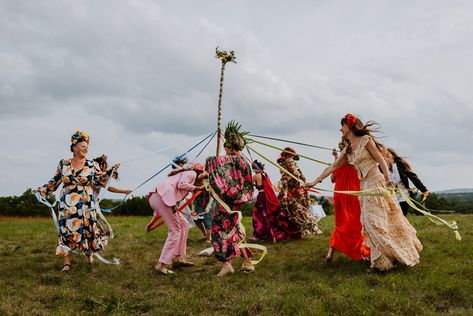 After our ceremony, we danced around the Maypole with our wedding party, while our musicians played “Hal an Tow” photo by Stephanie Rogers Photography #maypole #beltanewedding #maypolewedding #paganwedding Wedding Maypole, Maypole Wedding, Beltane Wedding, Lowkey Wedding, Maypole Dance, Horror Wedding, Midsummer Party, Morris Dancers, Folk Horror