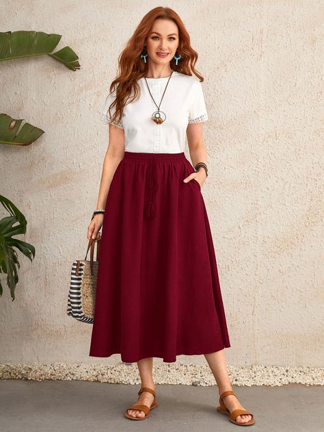 Burgundy Skirt Outfit Summer, Burgundy Midi Skirt Outfit, Apron Tummy Fashion, Medium Skirt Outfits, Flared Skirt Outfit, Outfit Mujer Casual, Knee Length Skirt Outfit, Trendy Modest Outfits, Modest Spring Dresses