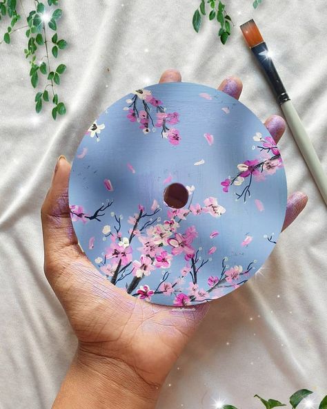 Dvds Pintados, Painted Records Vinyl, Cherry Blossom Painting Acrylic, Painted Cds, Dream Art Room, Disc Art, Dvd Art, Record Ideas, Painted Records