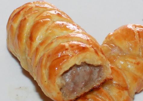 Sausage Roll Pastry, Sausage Puffs, Make Sausage, Homemade Sausage Rolls, Sausage Rolls Recipe, Puff Pastries, Sausage Roll, Easy Puff Pastry, Scottish Recipes