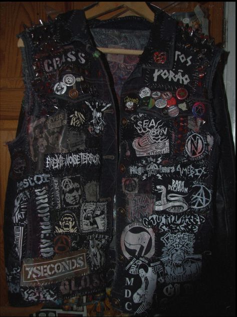 ive been working on this jacket for quite some time and i thought it would be worth updateing it on here Trash Jacket, Punk Tips, Crust Pants, Punk Diy, Battle Jackets, Punk Subculture, Punk Fashion Diy, Punk Jacket, Crust Punk