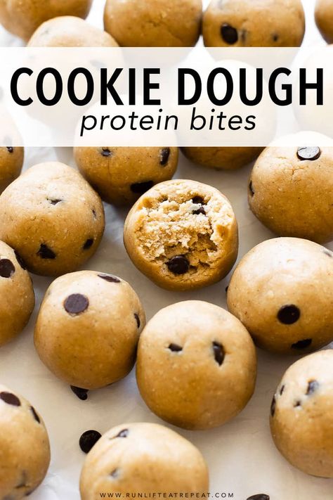 These easy to make protein bites are made from just 6 basic ingredients and taste just like cookie dough. Perfect on-the-go or pre-workout snack! Recipe on runlifteatrepeat.com #glutenfree #snack #healthy #protein #cookiedough Cookie Dough Vegan, Protein Cookie Dough, Preworkout Snack, Healthy Protein Snacks, Snack Healthy, Snacks Healthy, Protein Bites, Protein Cookies, Workout Snacks