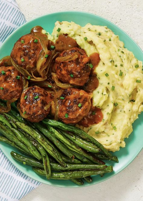 Easy beef recipe with chive mashed potatoes and roasted green beans | More recipes on www.HelloFresh.com Hello Fresh Meatballs, Best Hello Fresh Recipes, Chive Mashed Potatoes, Hello Fresh Dinners, Plated Meals, Hellofresh Recipes, Fresh Meals, Hello Fresh Recipes, Roasted Green Beans