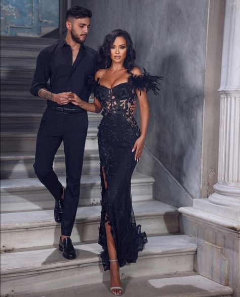 Black Evening Gowns Elegant Classy, Luxury Romantic Black Evening Dress, Luxury Black Gown For Night Out, Luxury Black Evening Dress For Black-tie Events, Luxury Black Elegant Mesh Dress, Luxury Black Couture Gown, Black Gala Dress, Famous Wedding Dress Designers, Black Bridal Dresses