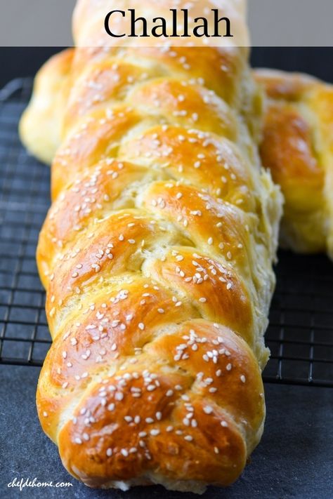 Today is Bread Baking Project Day! Sharing with you homemade, moist, lite, and scrumptious Braided Challah Bread with step by step pictures. Also some words of wisdom (personal experience) on makin... Challa Bread, Challah Bread Recipe, Jewish Bread, Challah Bread Recipes, Babka Recipe, Jewish Food, Braided Bread, Yeast Breads, Easter Bread