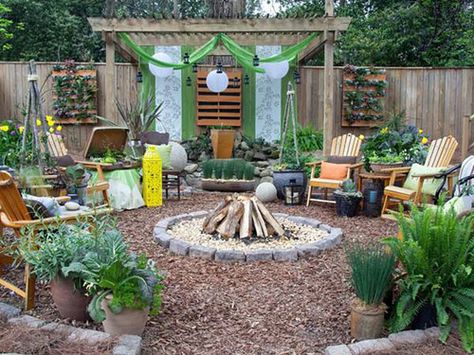 Create a Moroccan hideaway in your own backyard with bright colors, geometric patters, and flowing fabrics. Bungalow Landscaping, Cheap Landscaping Ideas, Lots Of Plants, No Grass Backyard, Rustic Backyard, Cheap Backyard, Garden Ideas Cheap, Backyard Seating, Landscape Designs